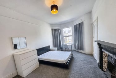 8 bed house, Lipson Road, Lipson, Plymouth, PL48PN - Image 3